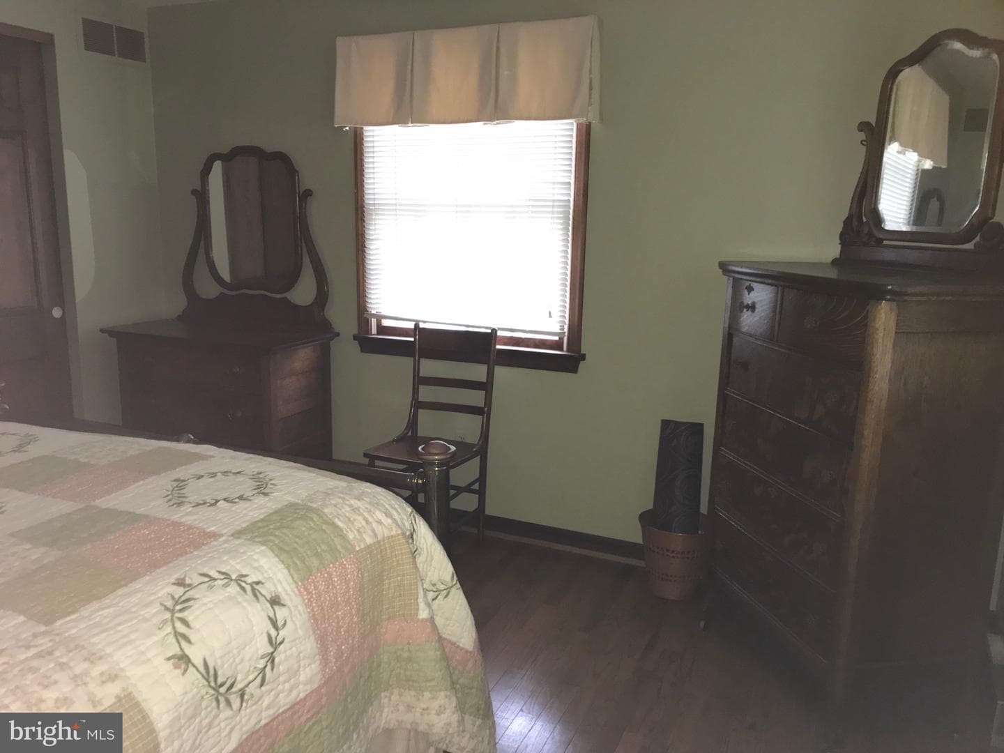 353 Colonial Avenue photo 42