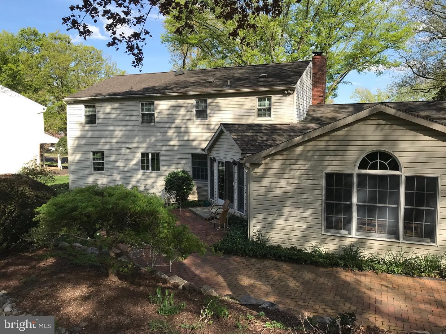 353 Colonial Avenue photo 6