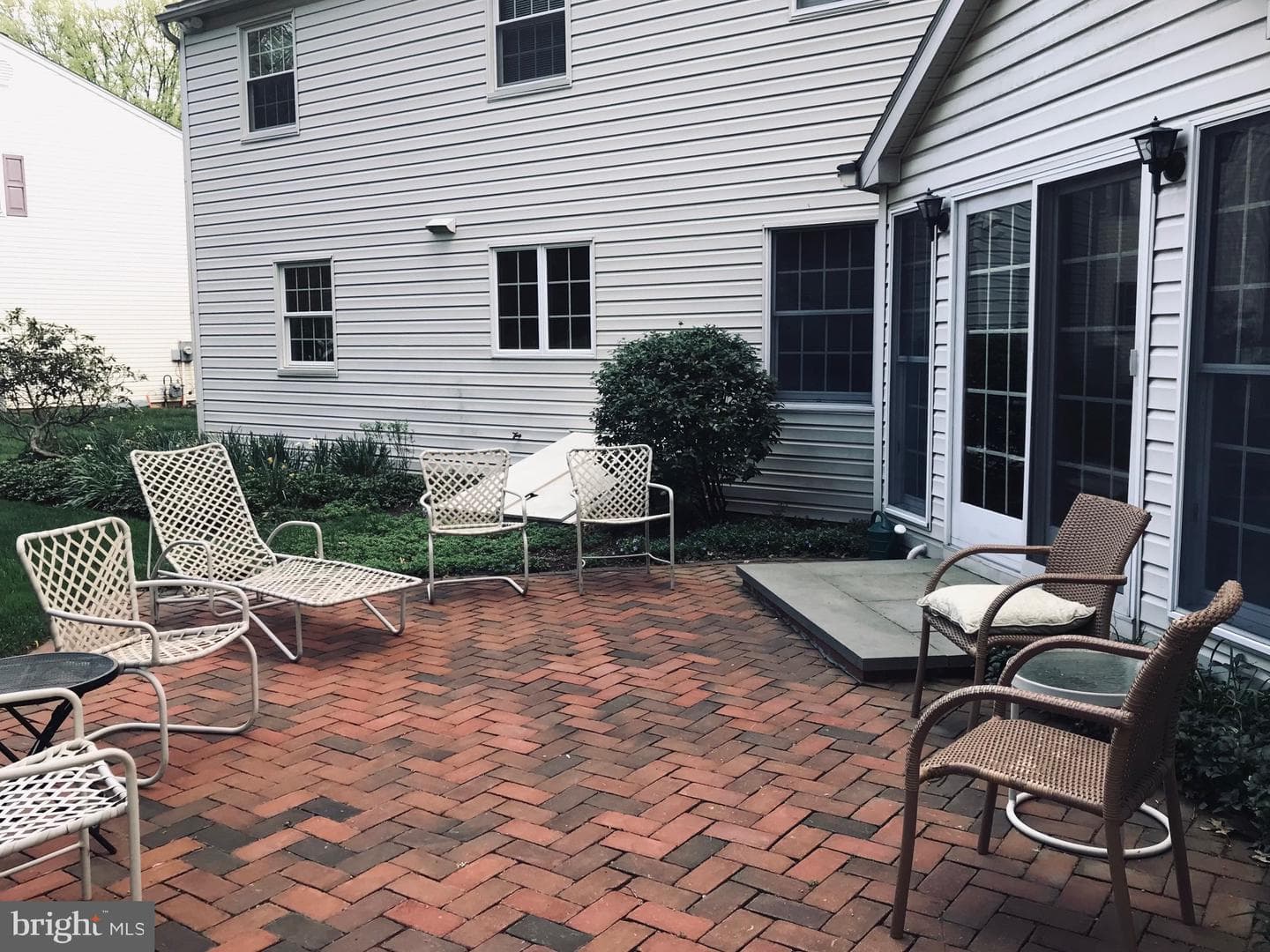 353 Colonial Avenue photo 8