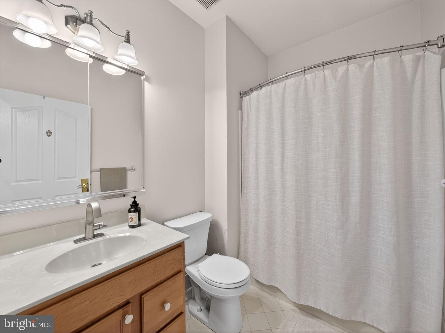 90 Newbury Way photo 36