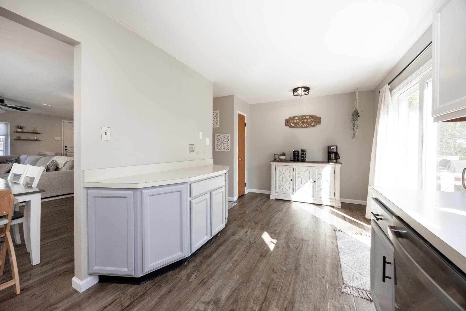 300 Lexington Rd photo 15
