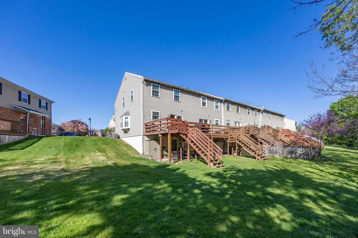 300 Lexington Rd photo 35