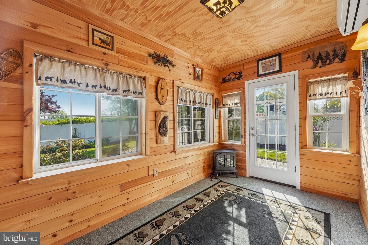 739 Ash Road photo 17