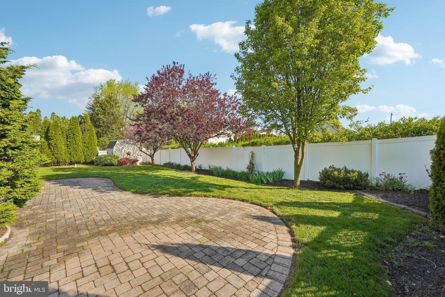 739 Ash Road photo 35