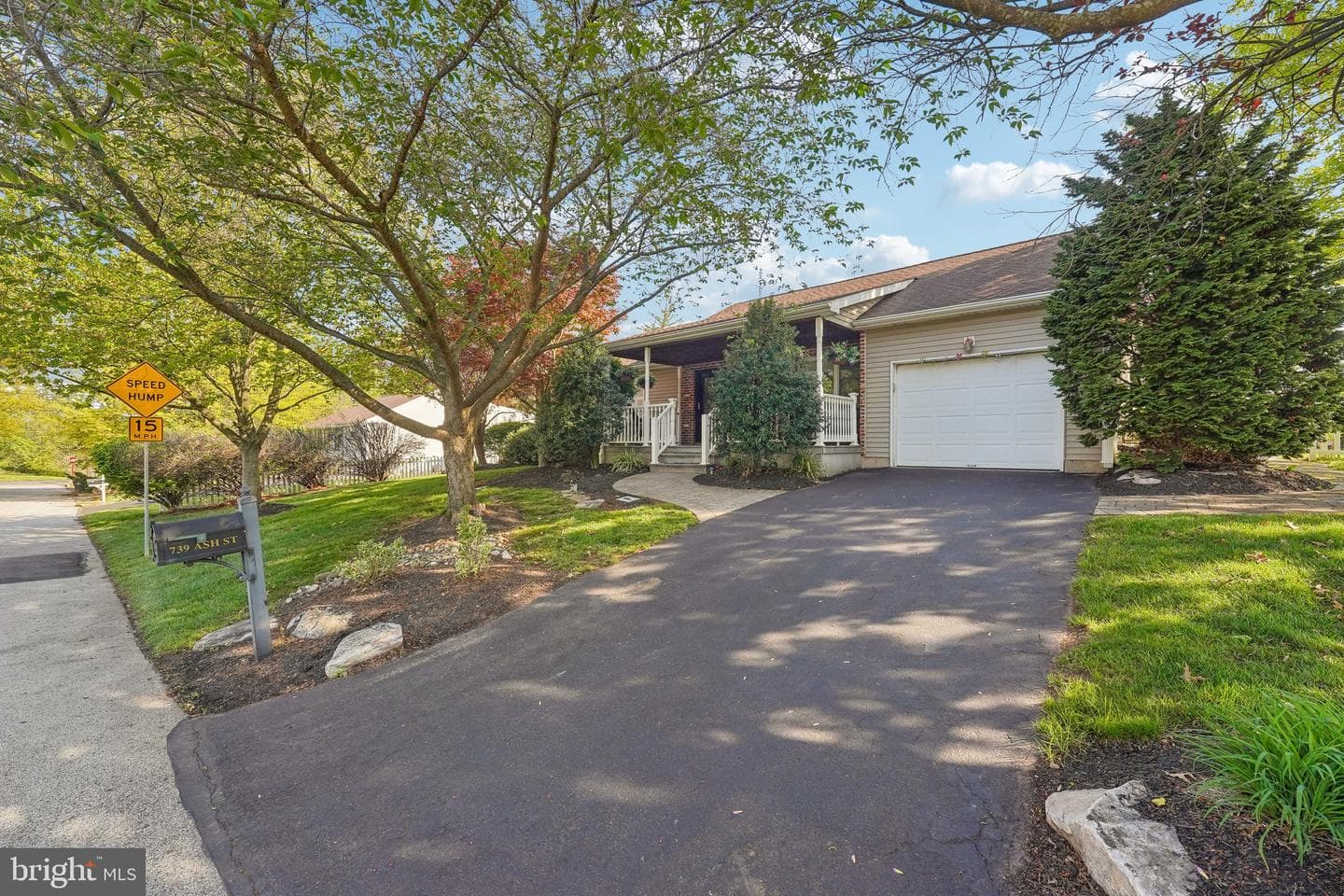 739 Ash Road photo 39