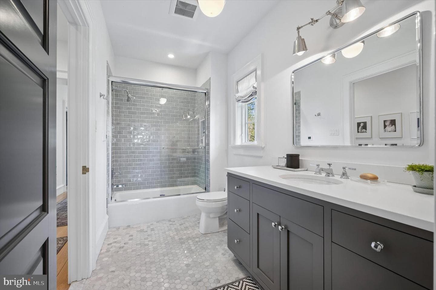 101 Hampton Lane photo 40