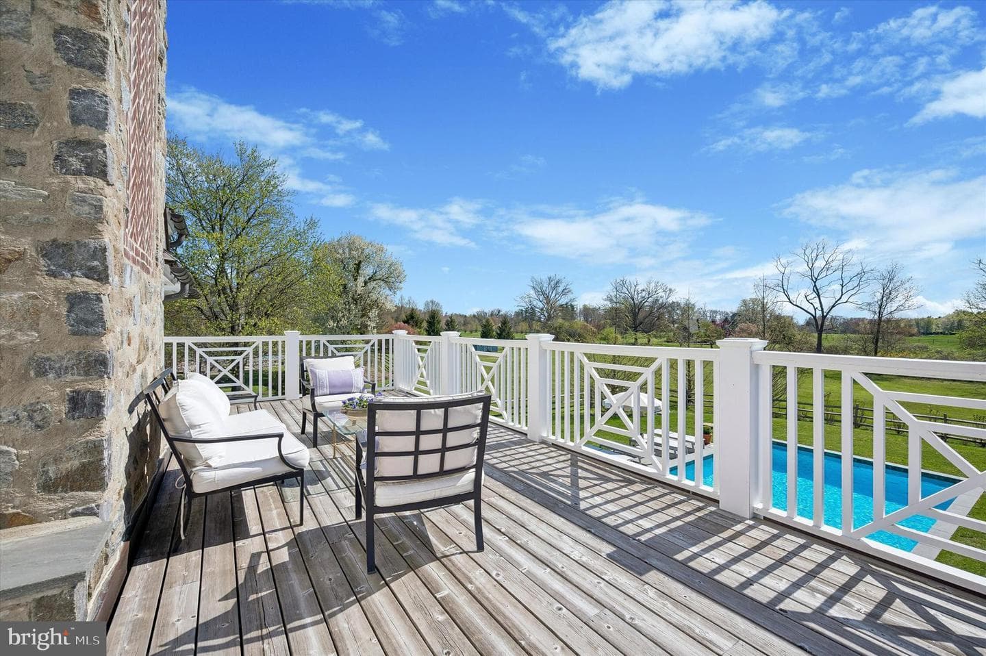 101 Hampton Lane photo 47