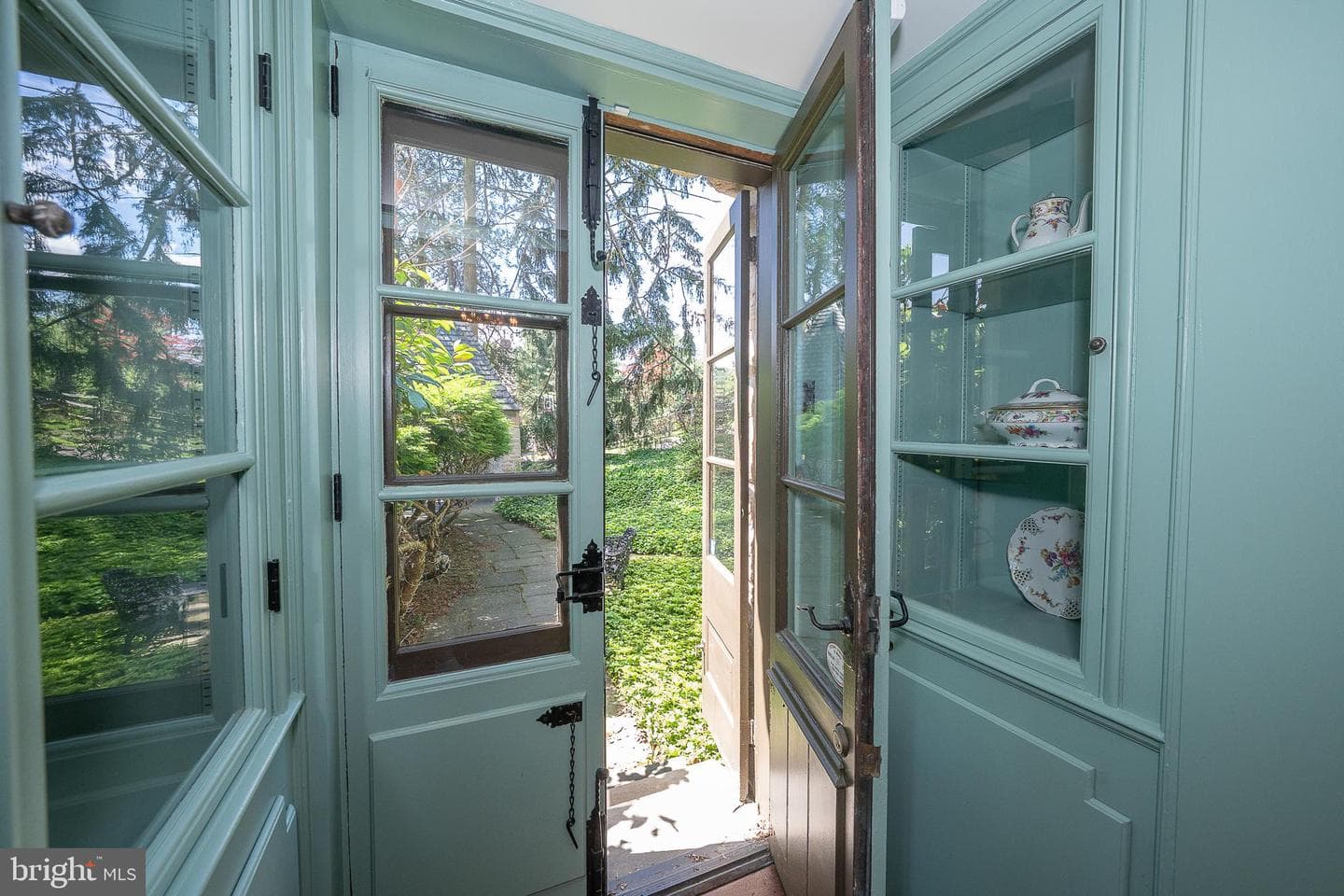 1187 Rydal Road photo 18