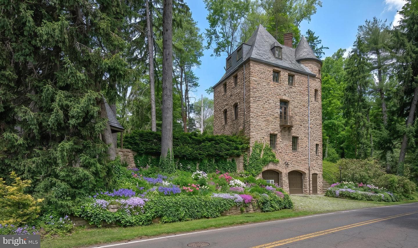 1187 Rydal Road photo 2