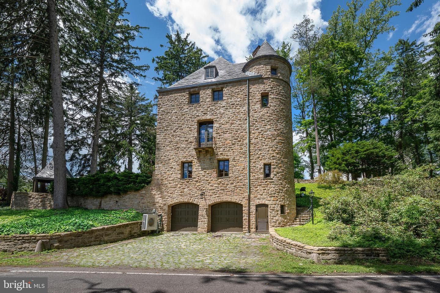 1187 Rydal Road photo 3