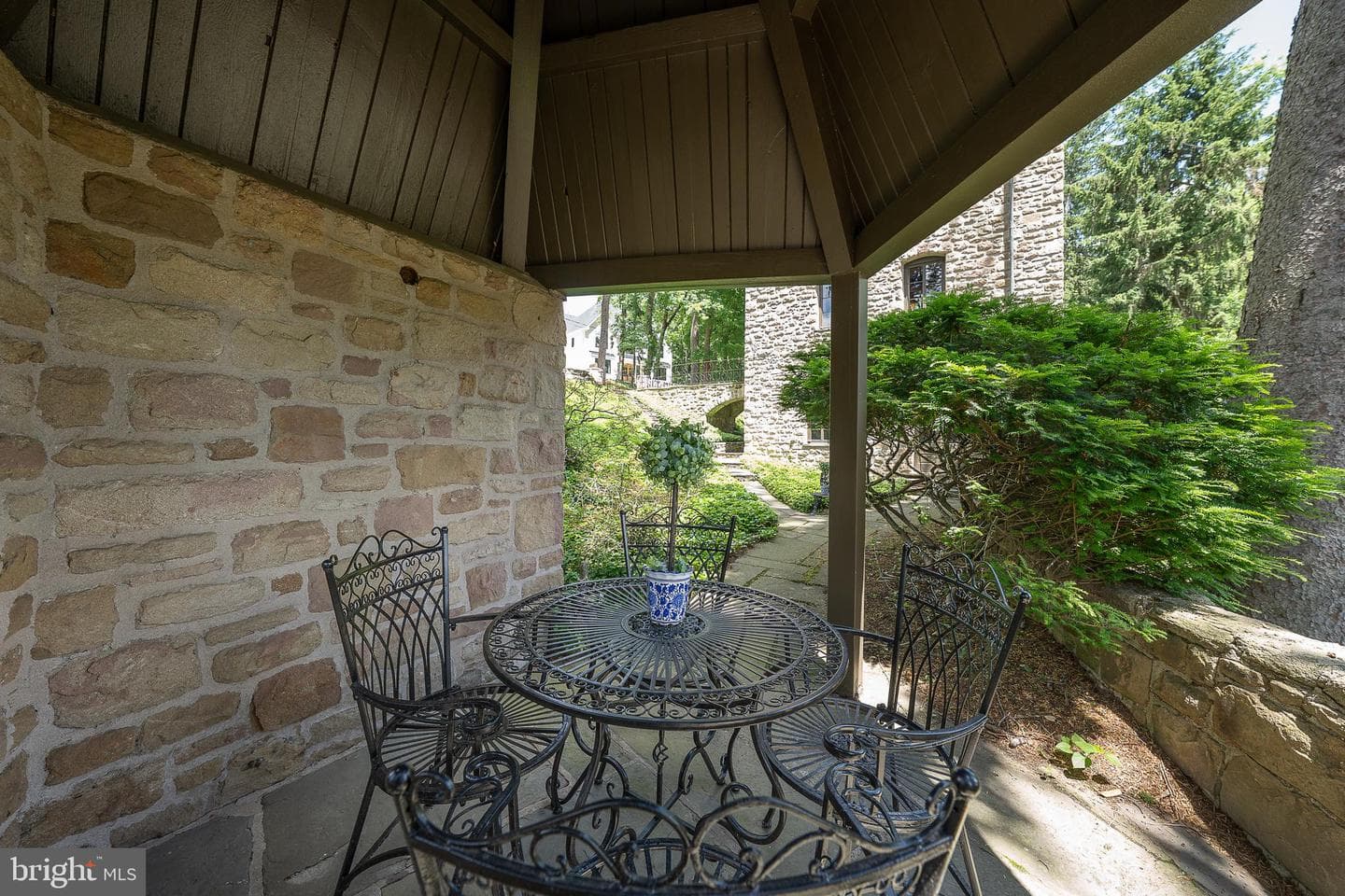 1187 Rydal Road photo 48