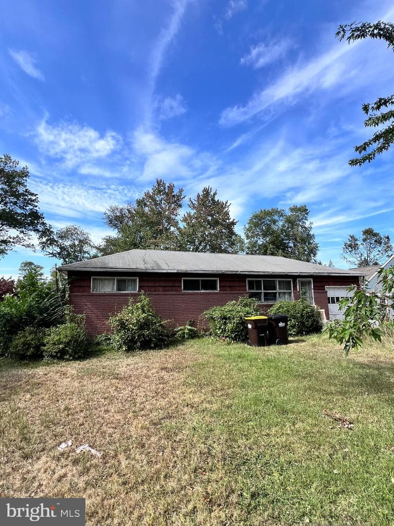 1457 Marlyns Lane photo 2