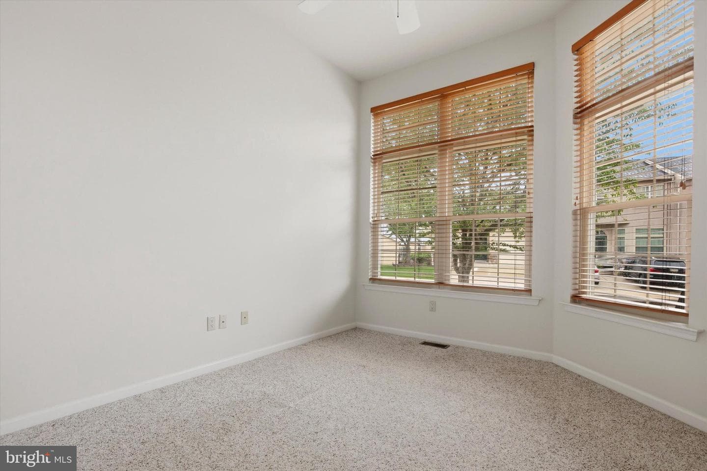 616 Manor Drive photo 3