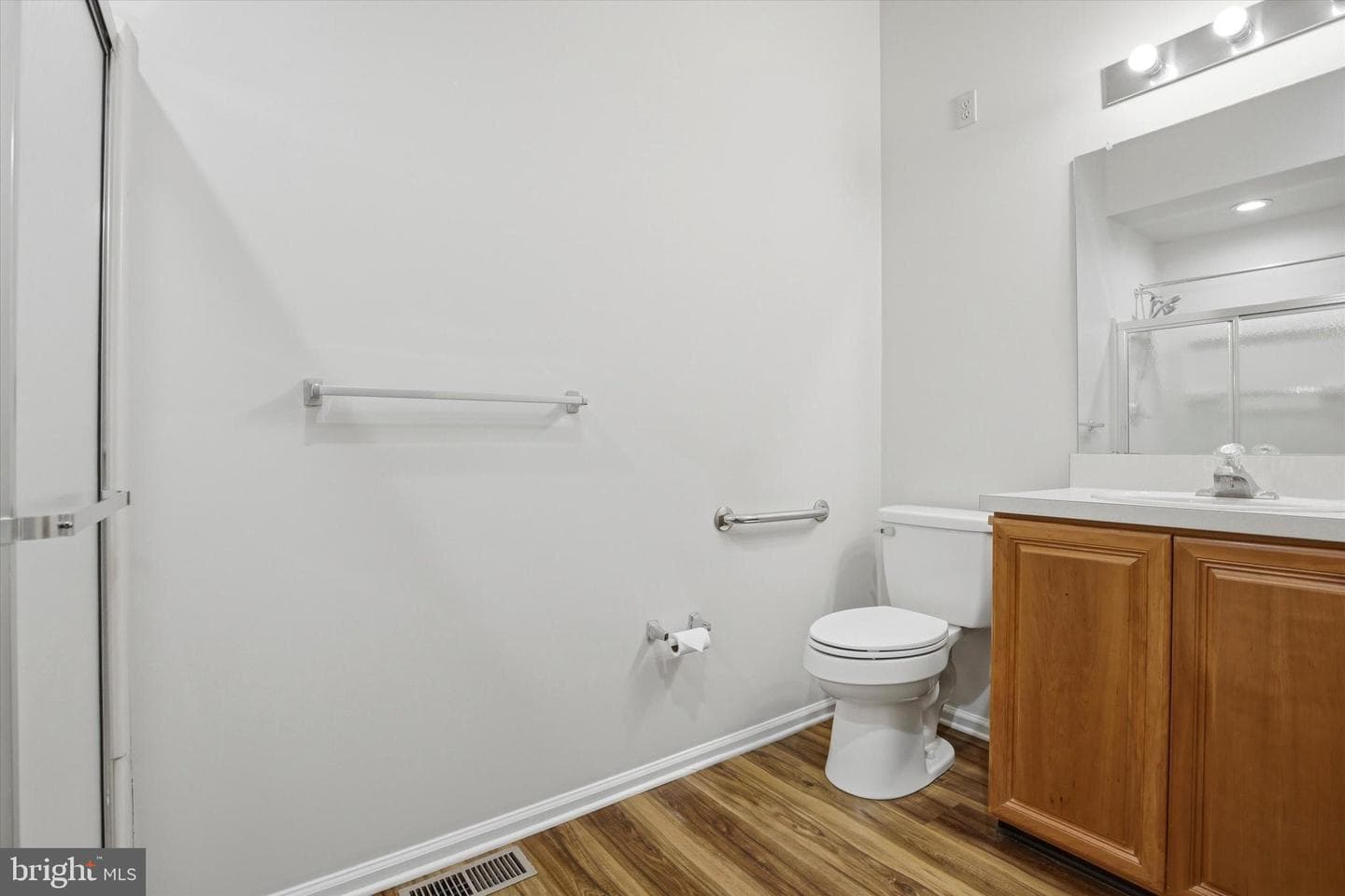 616 Manor Drive photo 5