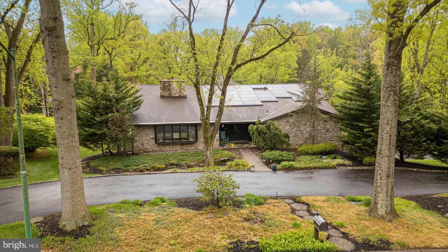 1074 Pheasant Road