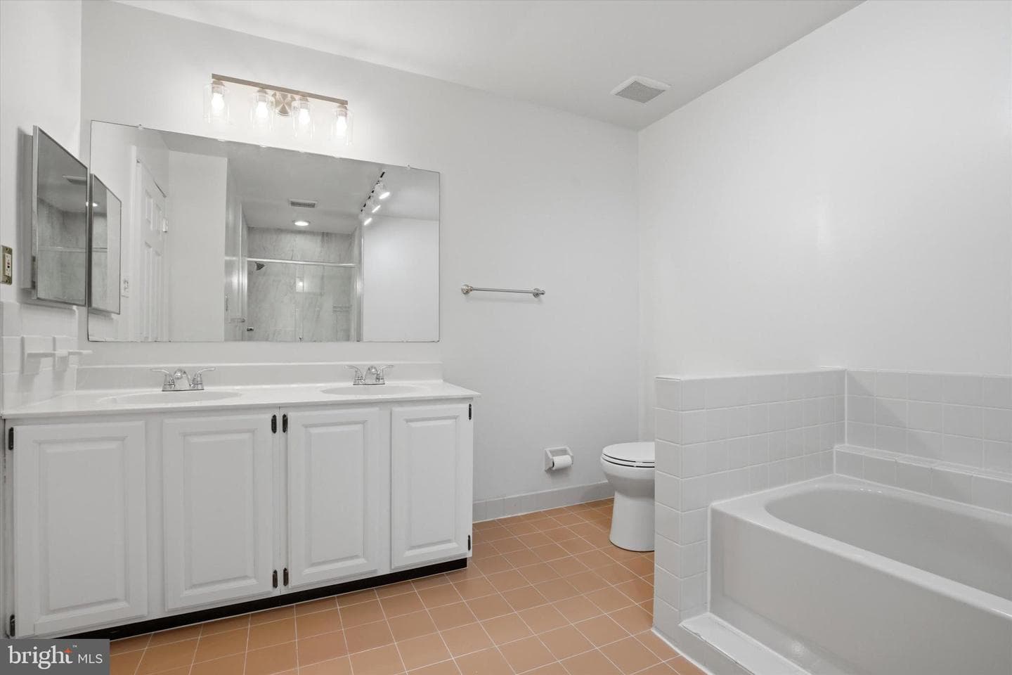 61 Harlow Circle photo 17