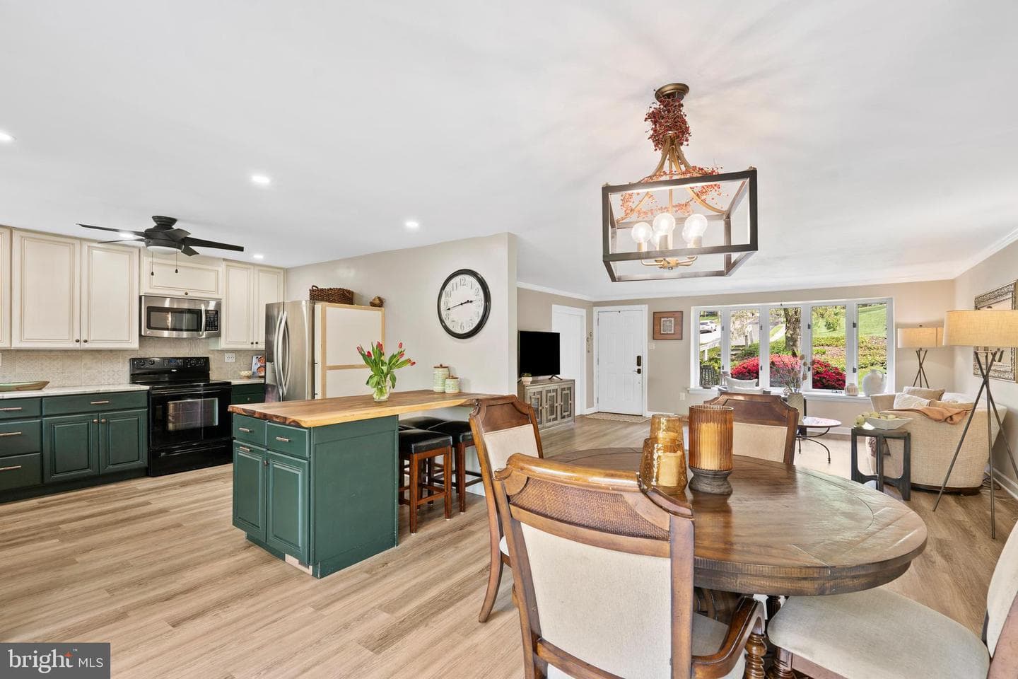 139 Greenwood Drive photo 9