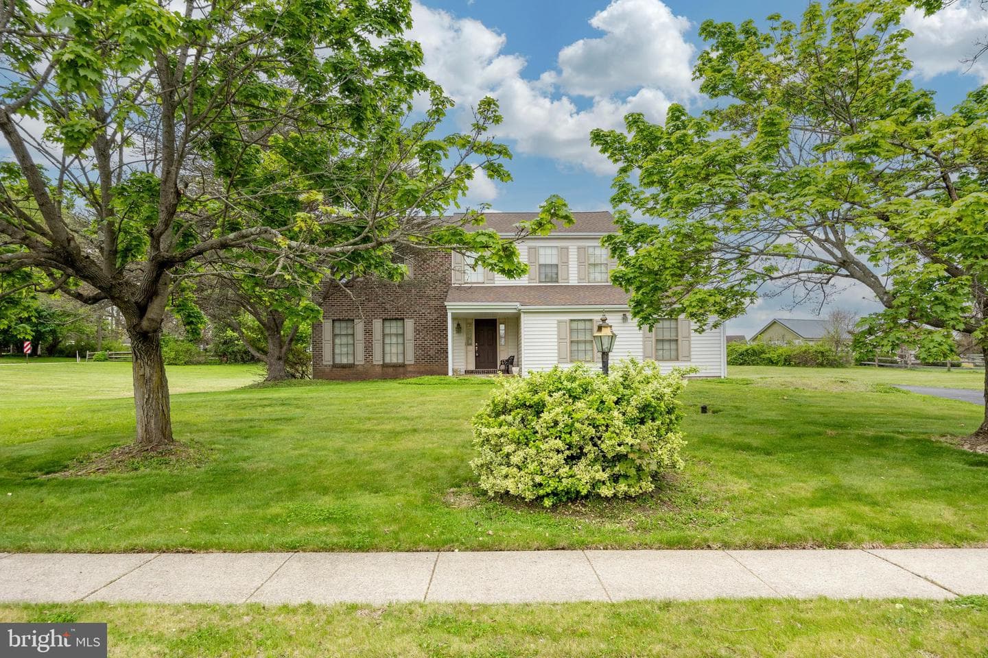 892 Carriage Way