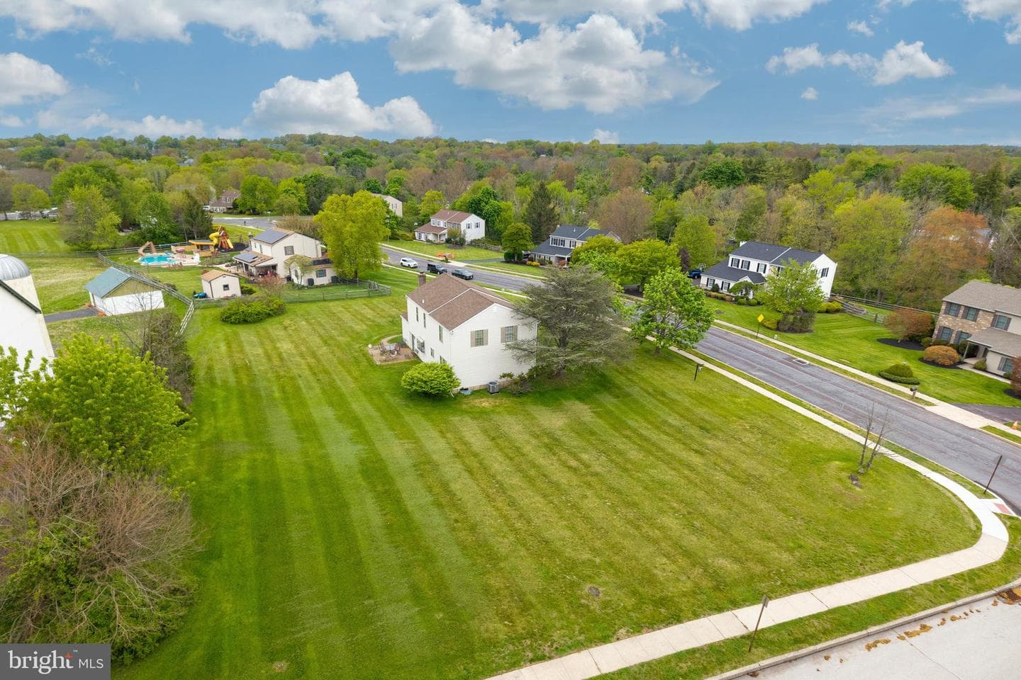 892 Carriage Way photo 41