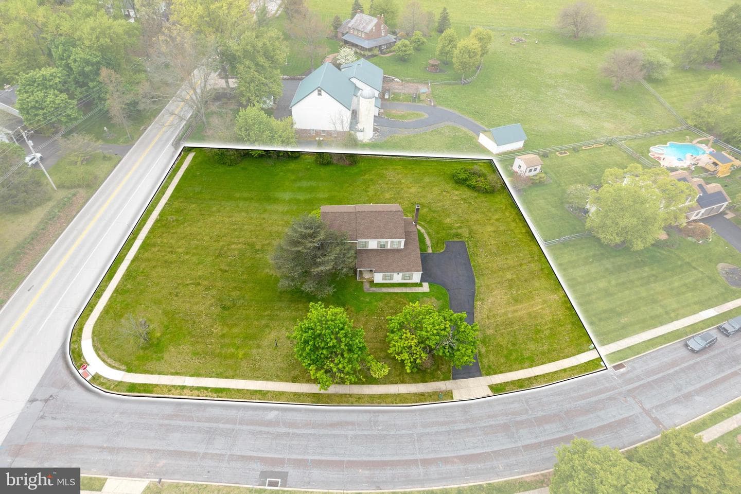 892 Carriage Way photo 47