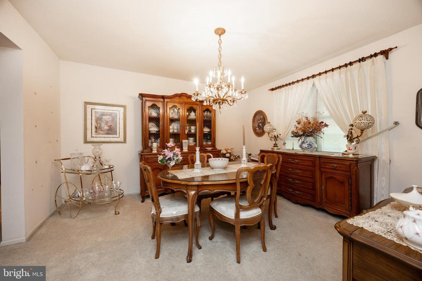 892 Carriage Way photo 8