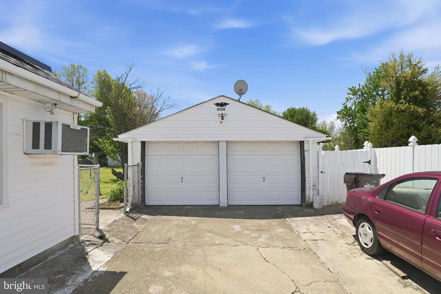 2110 Chestnut photo 12