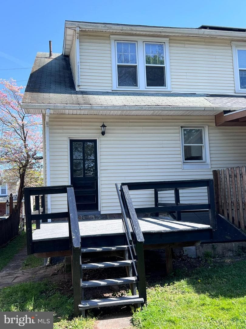 212 East Street photo 16