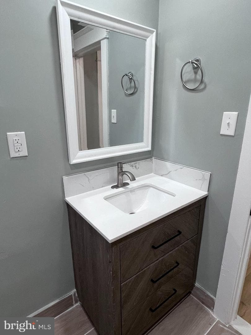 212 East Street photo 32