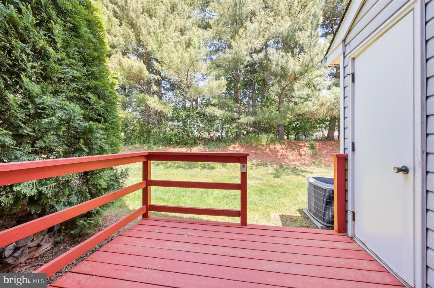 303 Essex Ct photo 28