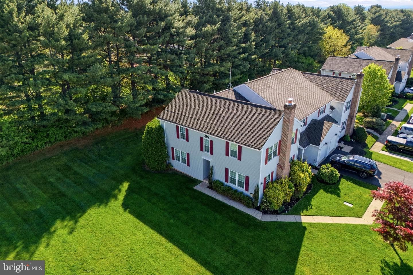 303 Essex Ct photo 4