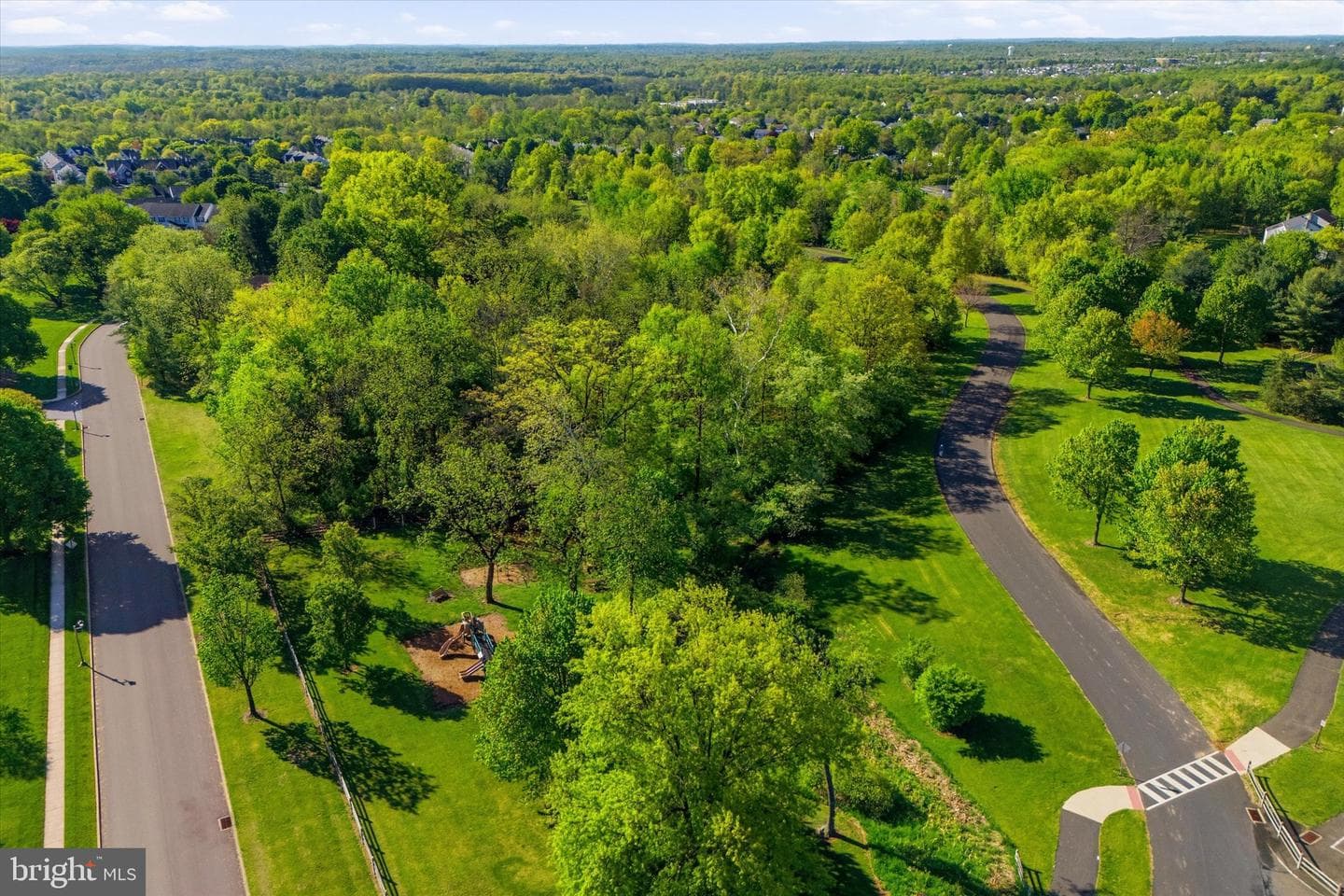 303 Essex Ct photo 9