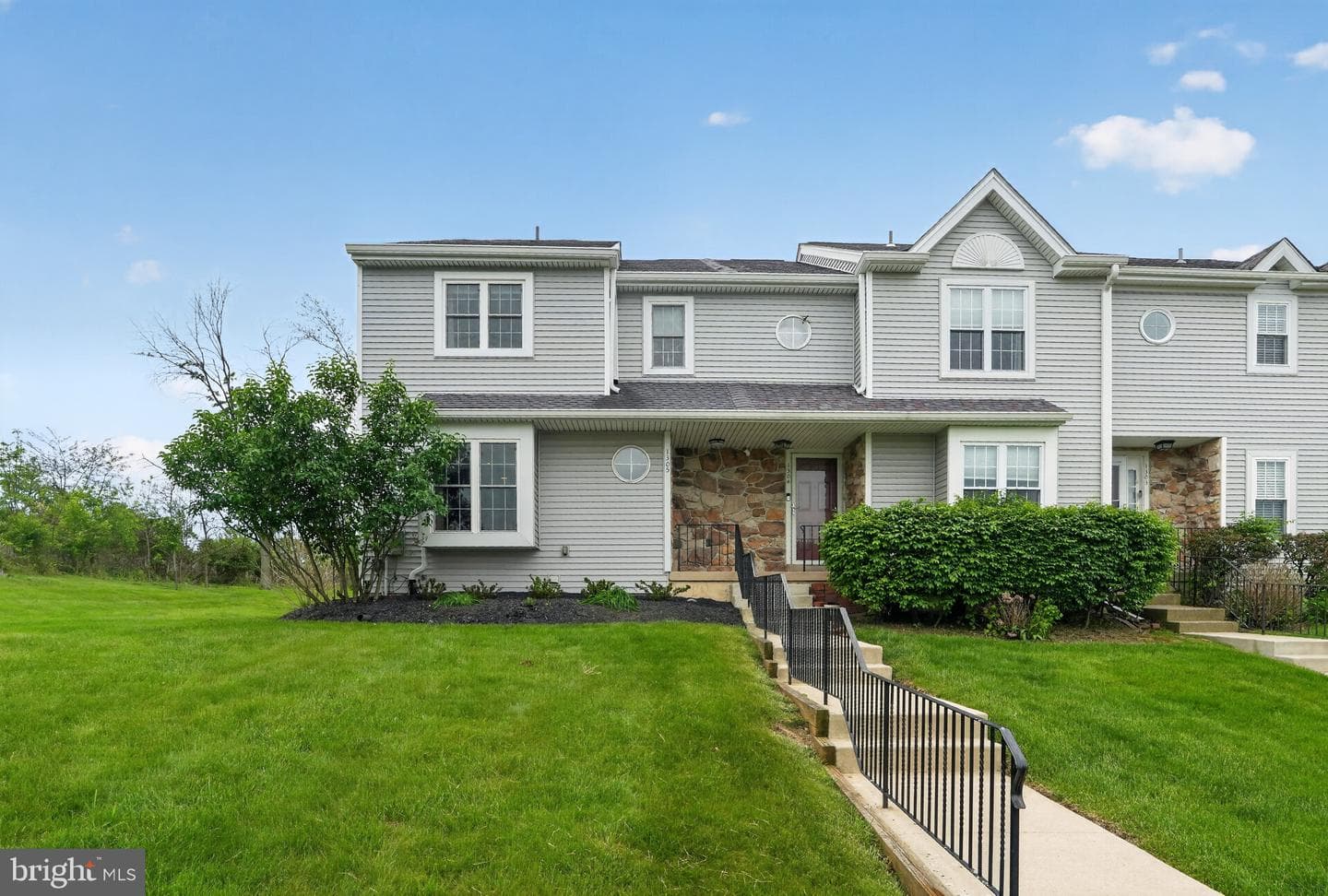 1305 Basswood Grove