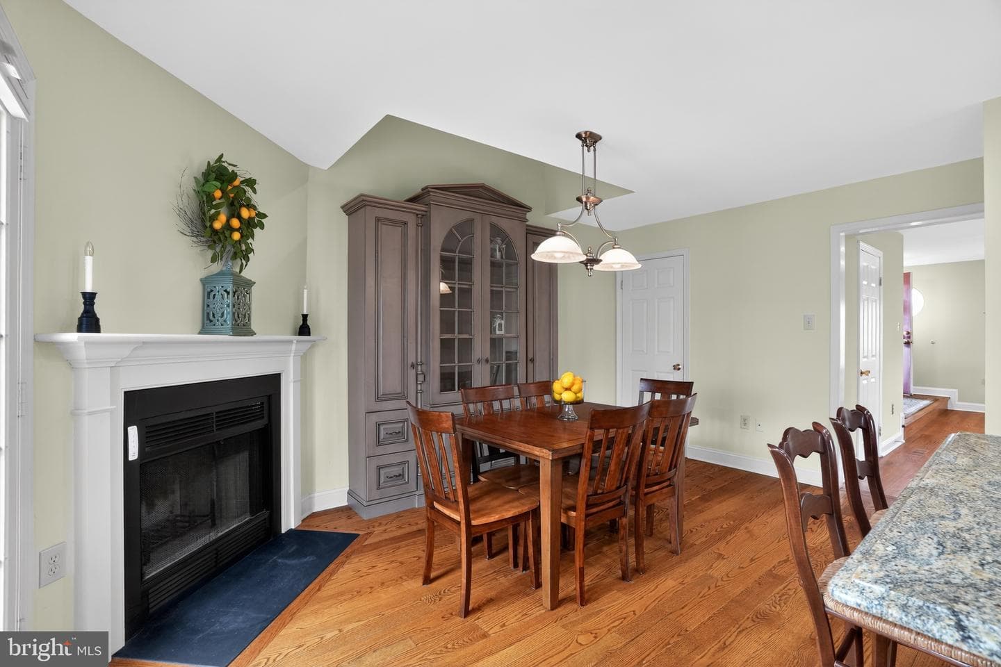 1305 Basswood Grove photo 12