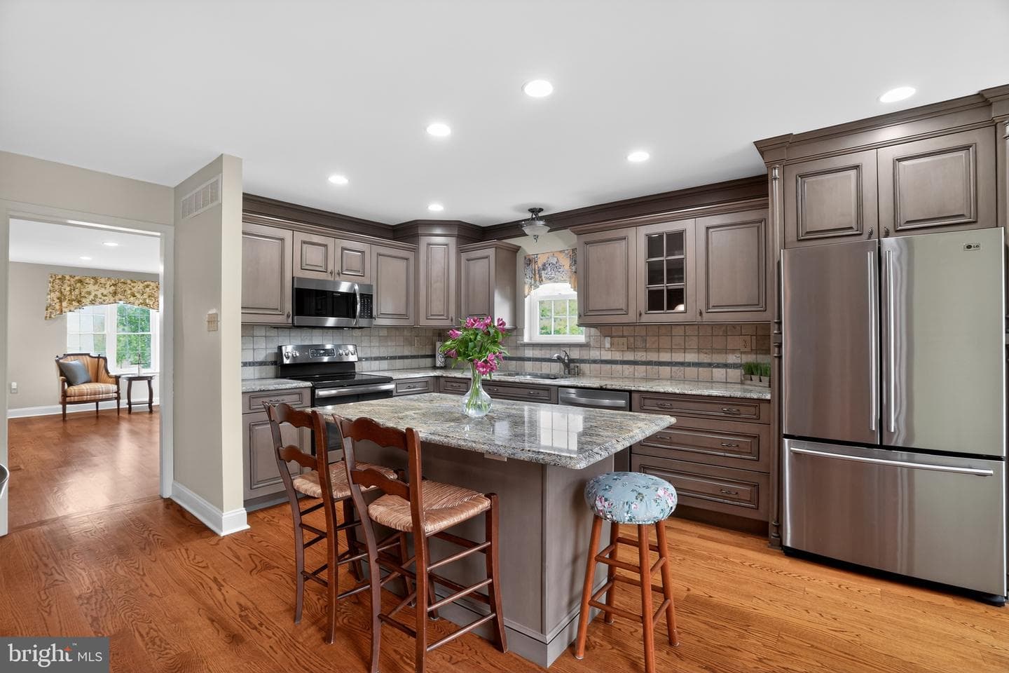 1305 Basswood Grove photo 7