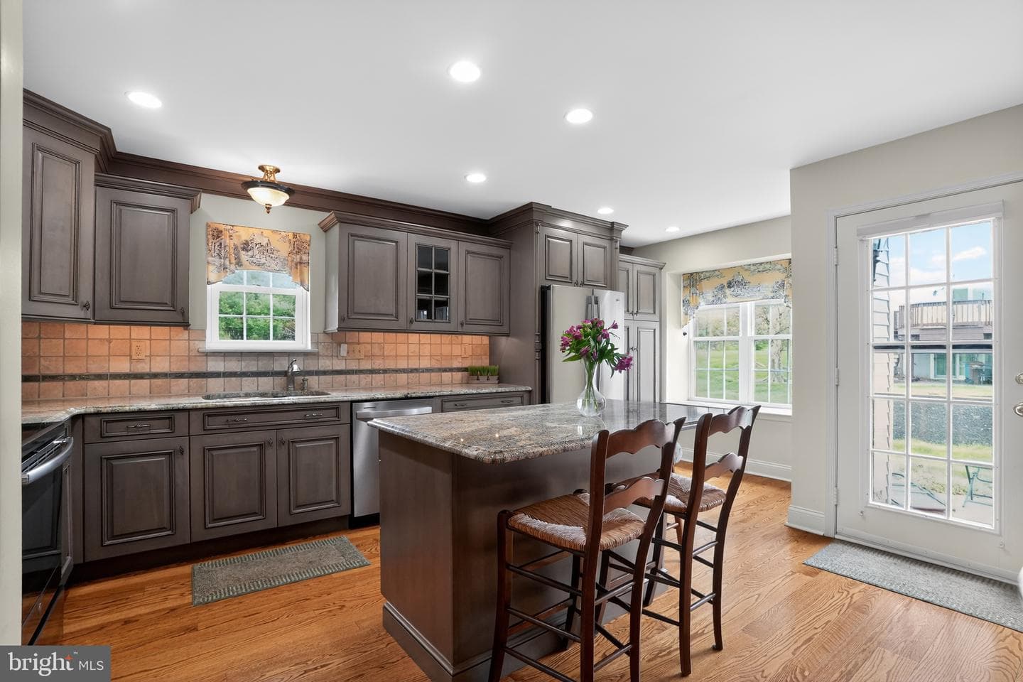 1305 Basswood Grove photo 9