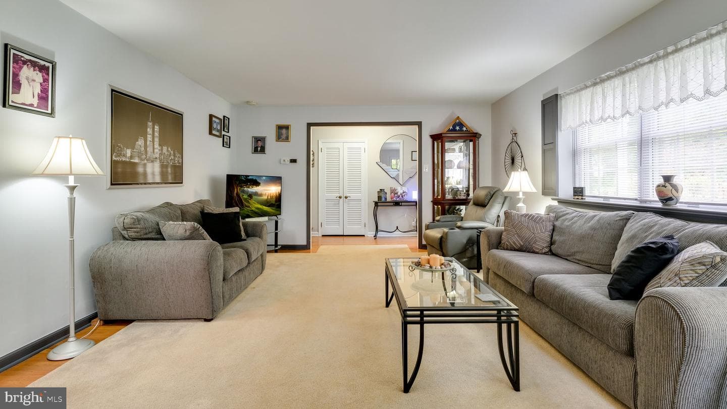 405 Toland Drive photo 4