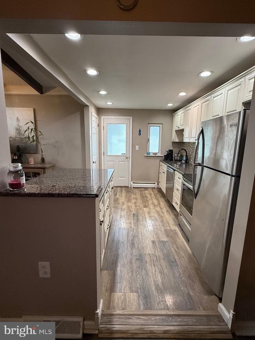 25 Maple Avenue photo 6
