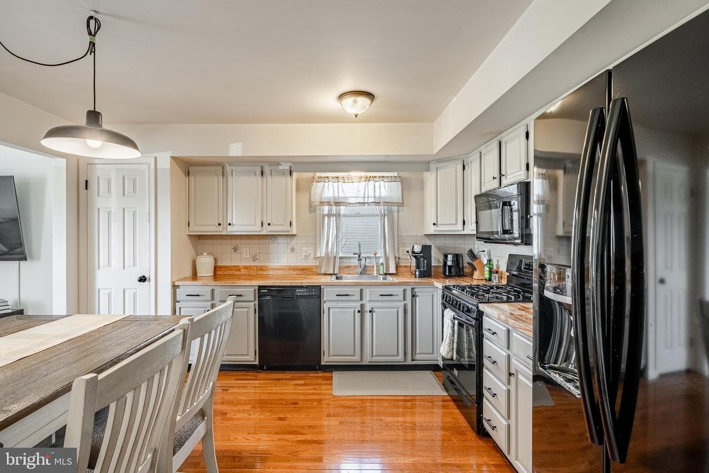 149 Winding Way photo 9