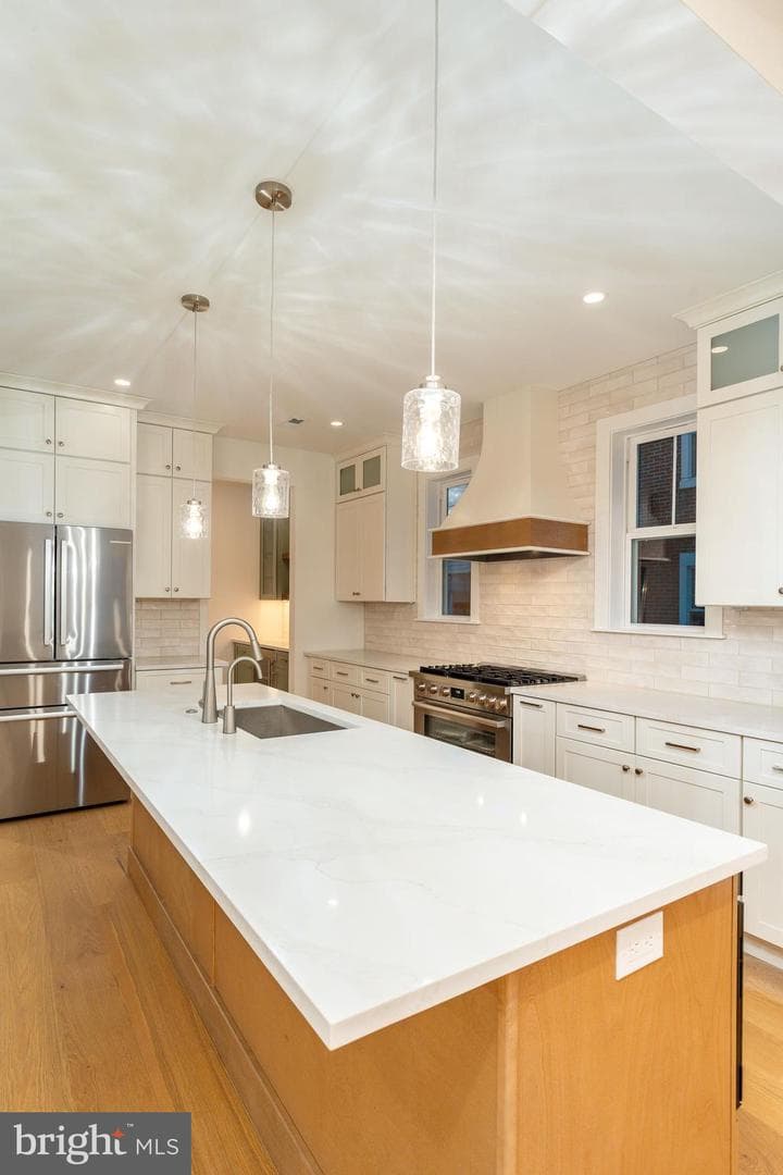 21 E Church Road photo 3
