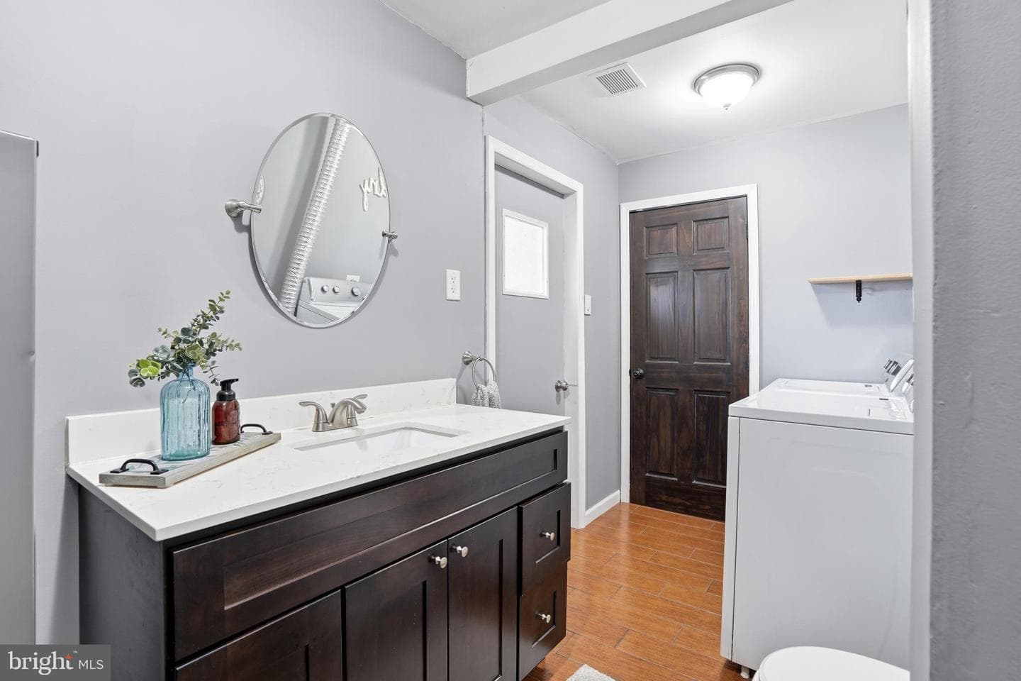 711 Hamilton Road photo 18