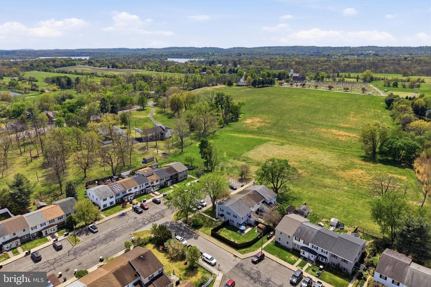 711 Hamilton Road photo 39