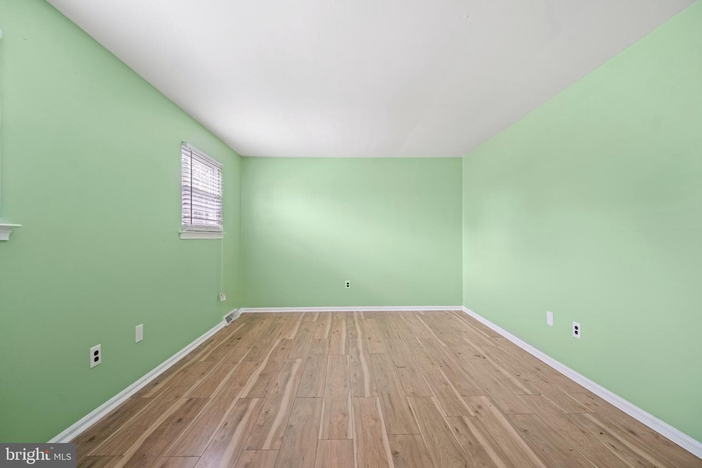2830 Elliott Avenue photo 26