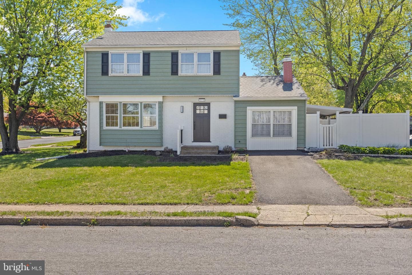 323 Edgewood Avenue photo 1