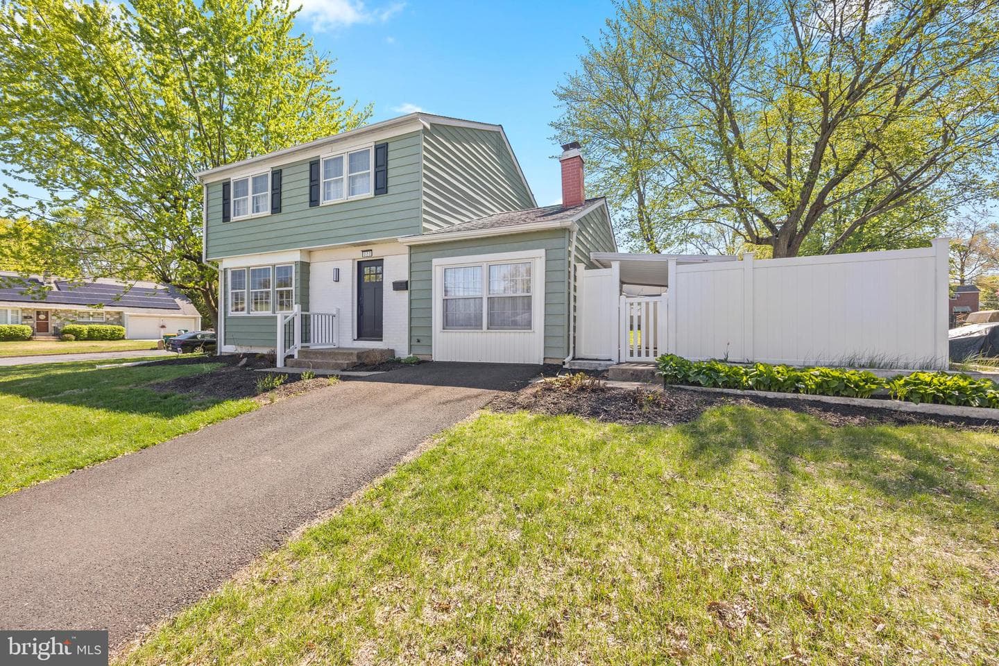 323 Edgewood Avenue photo 6