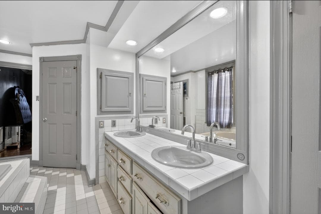 729 Haws Avenue photo 17