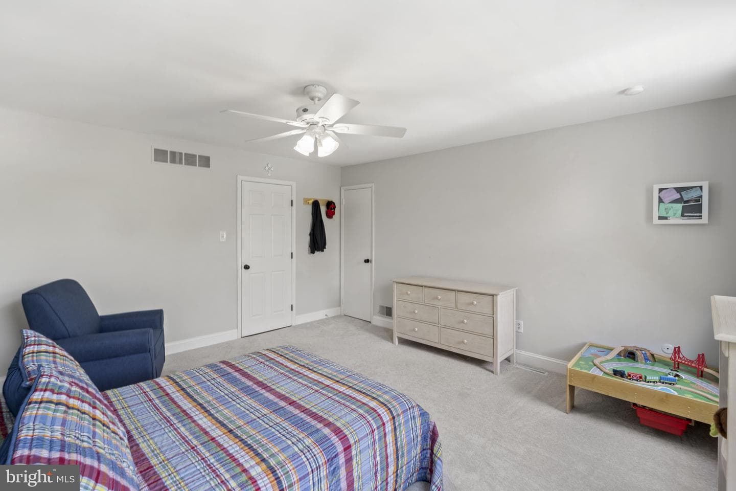 862 Village Circle photo 33