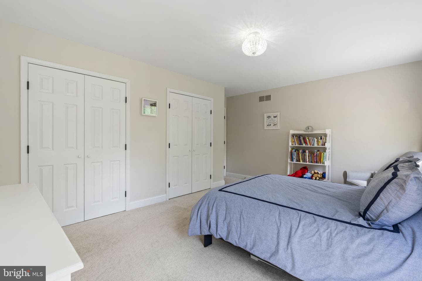 862 Village Circle photo 37