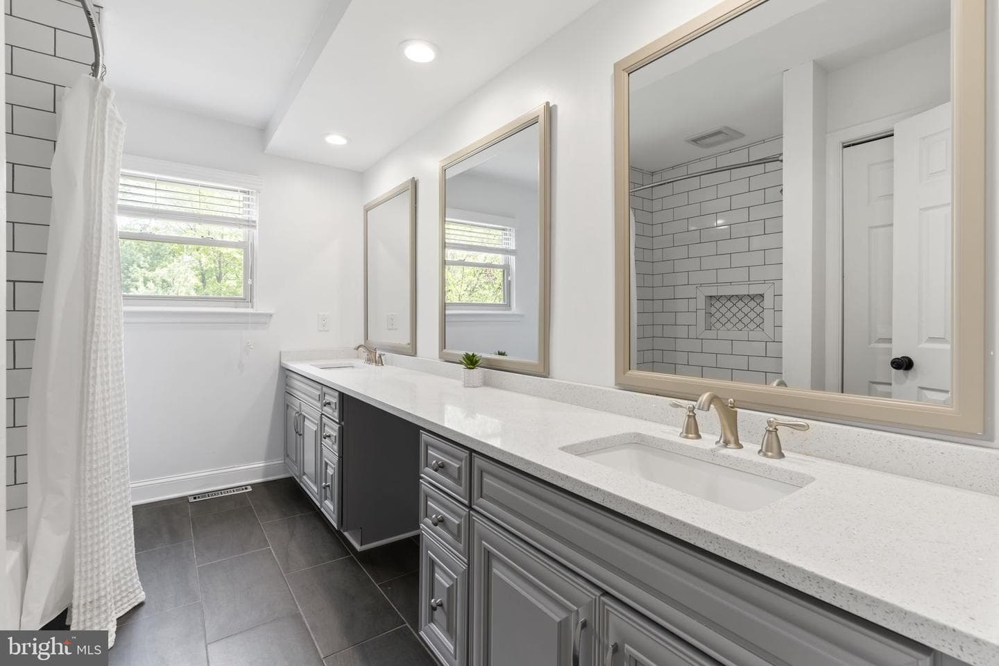 862 Village Circle photo 38