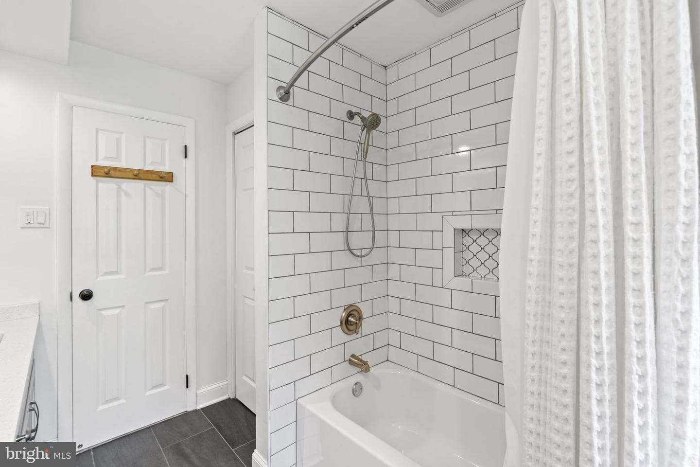 862 Village Circle photo 40