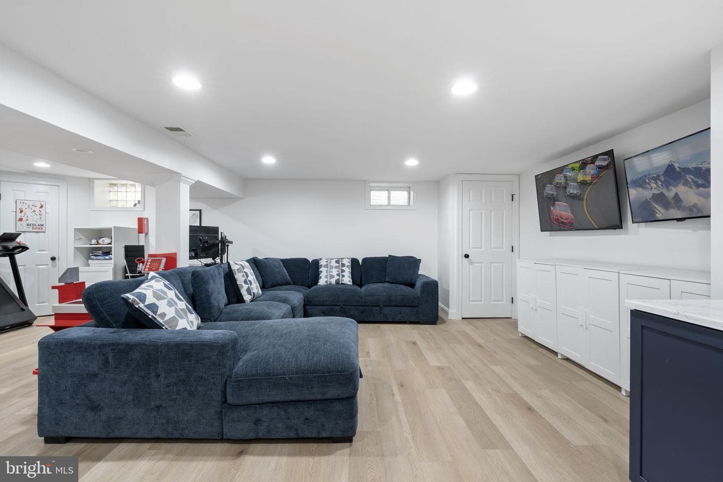862 Village Circle photo 42